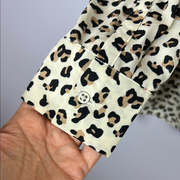 Zac & Rachel Leopard Print Long Sleeve Blouse Size Large - Picture 4 of 8